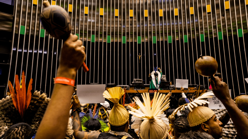 Mobilização dos povos indígenas durante o Acampamento Terra Livre, 27/04/2023. Foto: Ana Pessoa / Mídia NINJA