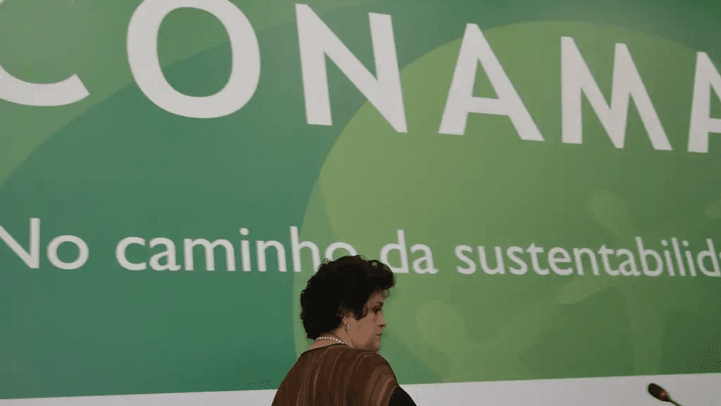 A então ministra do Meio Ambiente, Izabella Teixeira, durante a 120ª reunião ordinária do Conselho Nacional do Meio Ambiente (Conama), no Ibama, em novembro/2015. Foto: Marcello Casal Jr/Agência Brasil