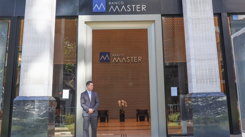 Fachada do Banco Master na rua Elvira Ferraz em Itaim Bibi, em São Paulo (SP).  Foto: Rovena Rosa/Agência Brasil