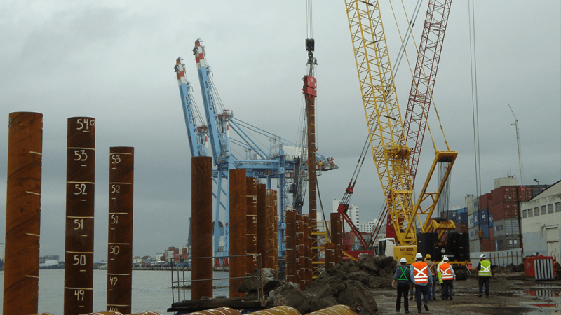 Obras no Porto de Itajaí, em Santa Catarina. Foto: Divulgação/PAC (Flickr), setembro de 2014.